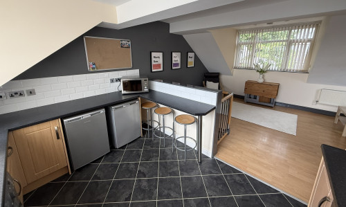 Kitchen/dining area Lounge/Kitchen